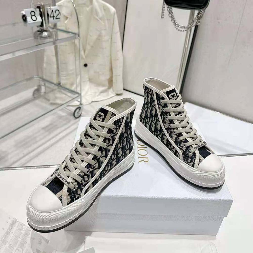 Top-down look at lace-up and platform sole of Dior Women Walk’N’Dior sneaker