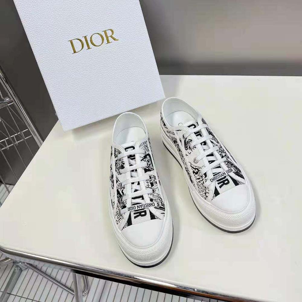 Top view showing lace-up detail on Dior Women Walk’N’Dior Platform Sneaker