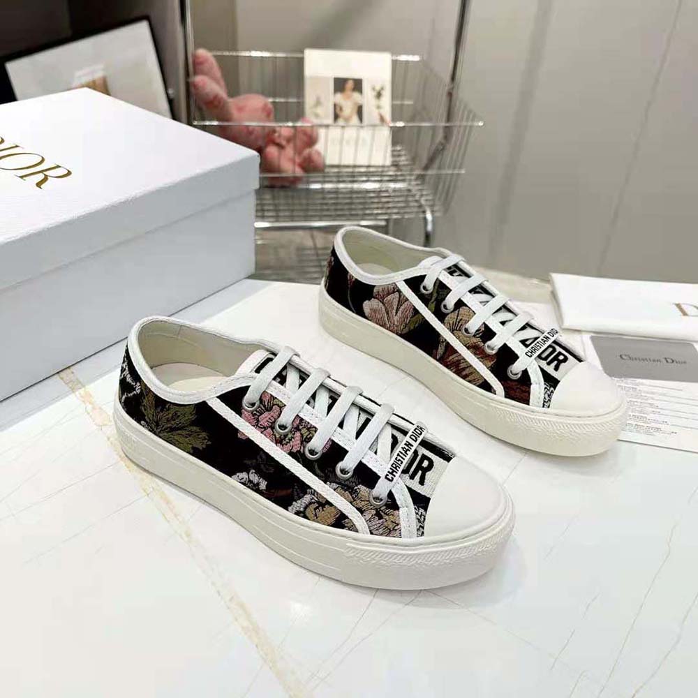 Close-up of Dior Jardin Botanique embroidery on Walk’N’Dior sneaker