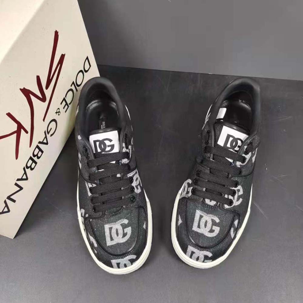 Top-down view of black leather Dolce Gabbana D&G Men New Roma Sneakers