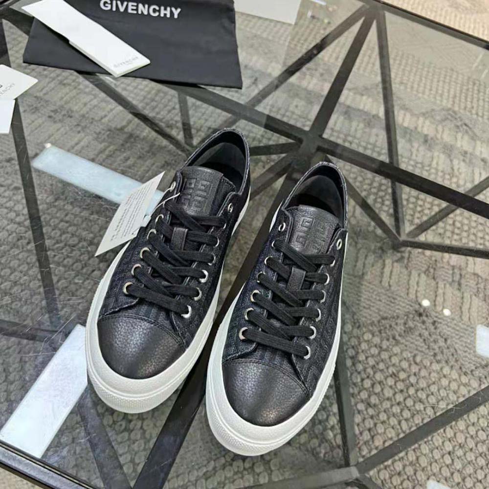 Close-up of 4G embroidered detail on Givenchy Unisex Sneakers City black canvas