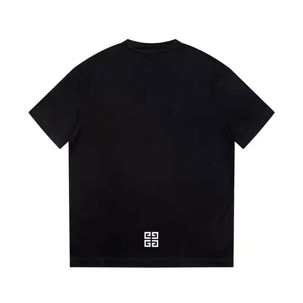 Side profile showing slim fit of Givenchy Men Givenchy 4g Lock Slim Fit T-shirt-Black