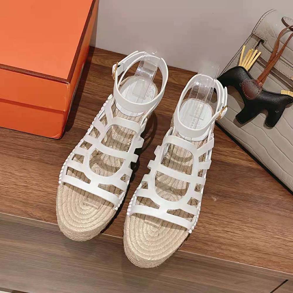 Close-up on Chaine D’Ancre silver motif on Hermes Women Catalya Espadrille