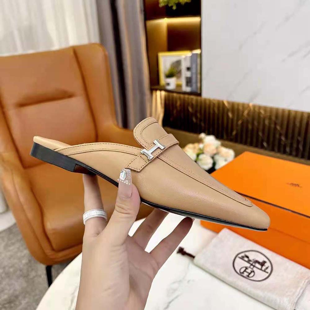 Hermes Women Groupie Mule in Goatskin with Miniature Palladium-Plated Paris Buckle-Beige - image 6