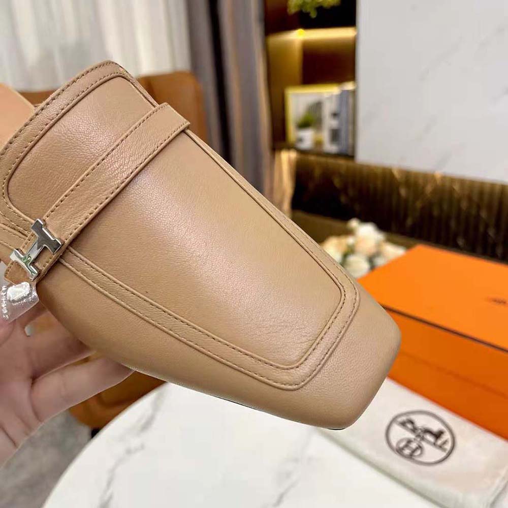 Hermes Women Groupie Mule in Goatskin with Miniature Palladium-Plated Paris Buckle-Beige - image 9