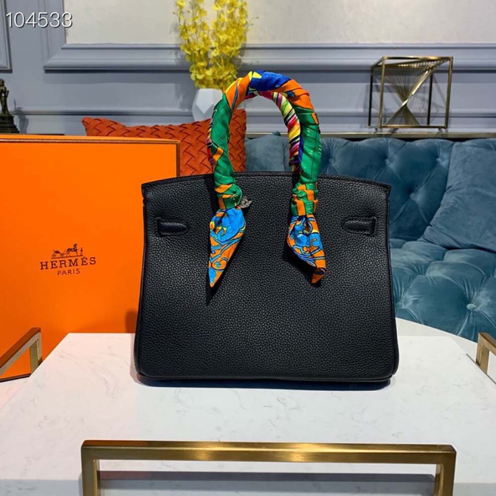 Side angle showing Togo leather texture on Hermes Women Original Togo Birkin 25cm
