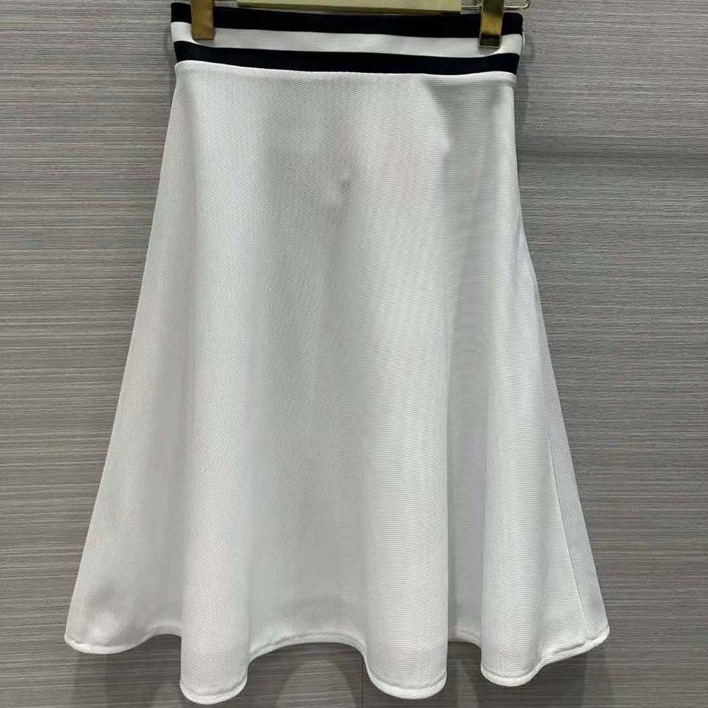 Close-up of jacquard logo detail on Miu Miu Women Piqué Skirt