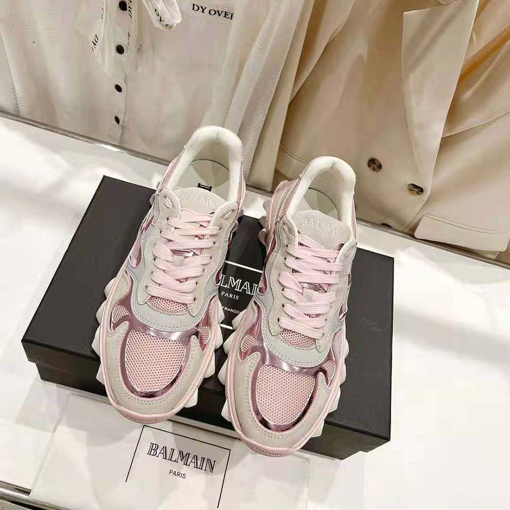 Close-up on pink suede and mesh detail of Balmain Women B-East Trainer