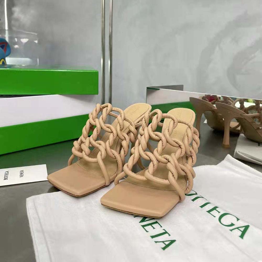 Top view showing hand-twisted tubular leather on Bottega Veneta beige mule