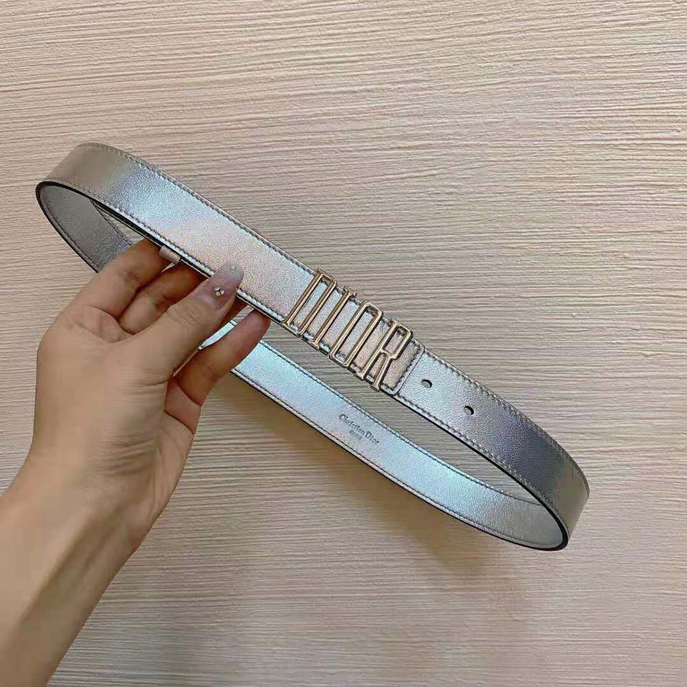 Side angle highlighting 30 mm width of Dior Women D-Fence Belt