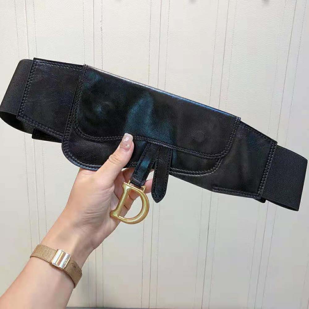 Side view of Dior Women Saddle Belt Black Smooth Calfskin full length