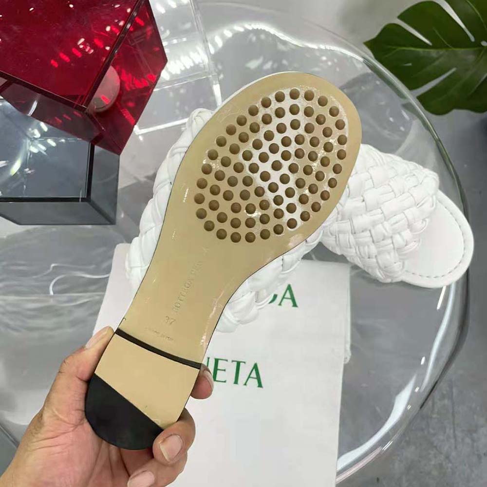 Bottega Veneta Women Dot Wave Intreccio Pleated Leather Flat Sandals-White - image 10