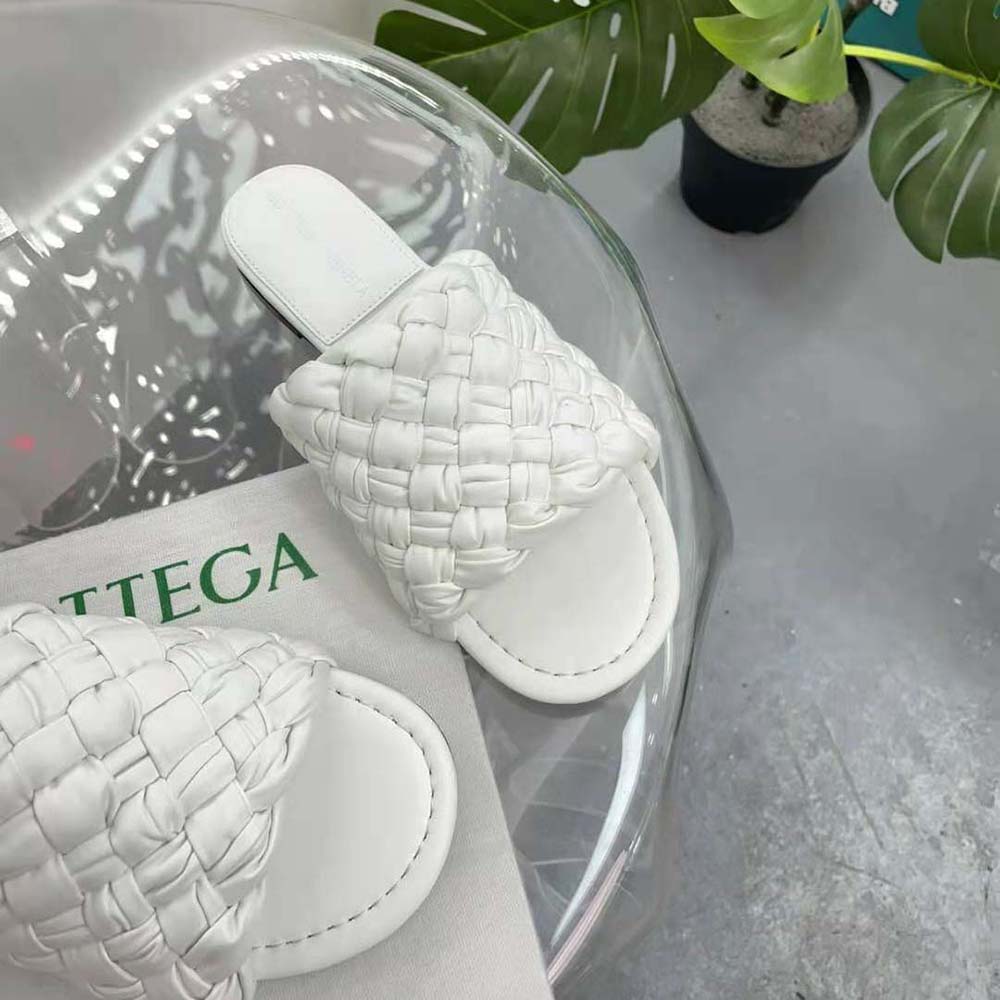 Bottega Veneta Women Dot Wave Intreccio Pleated Leather Flat Sandals-White - image 8