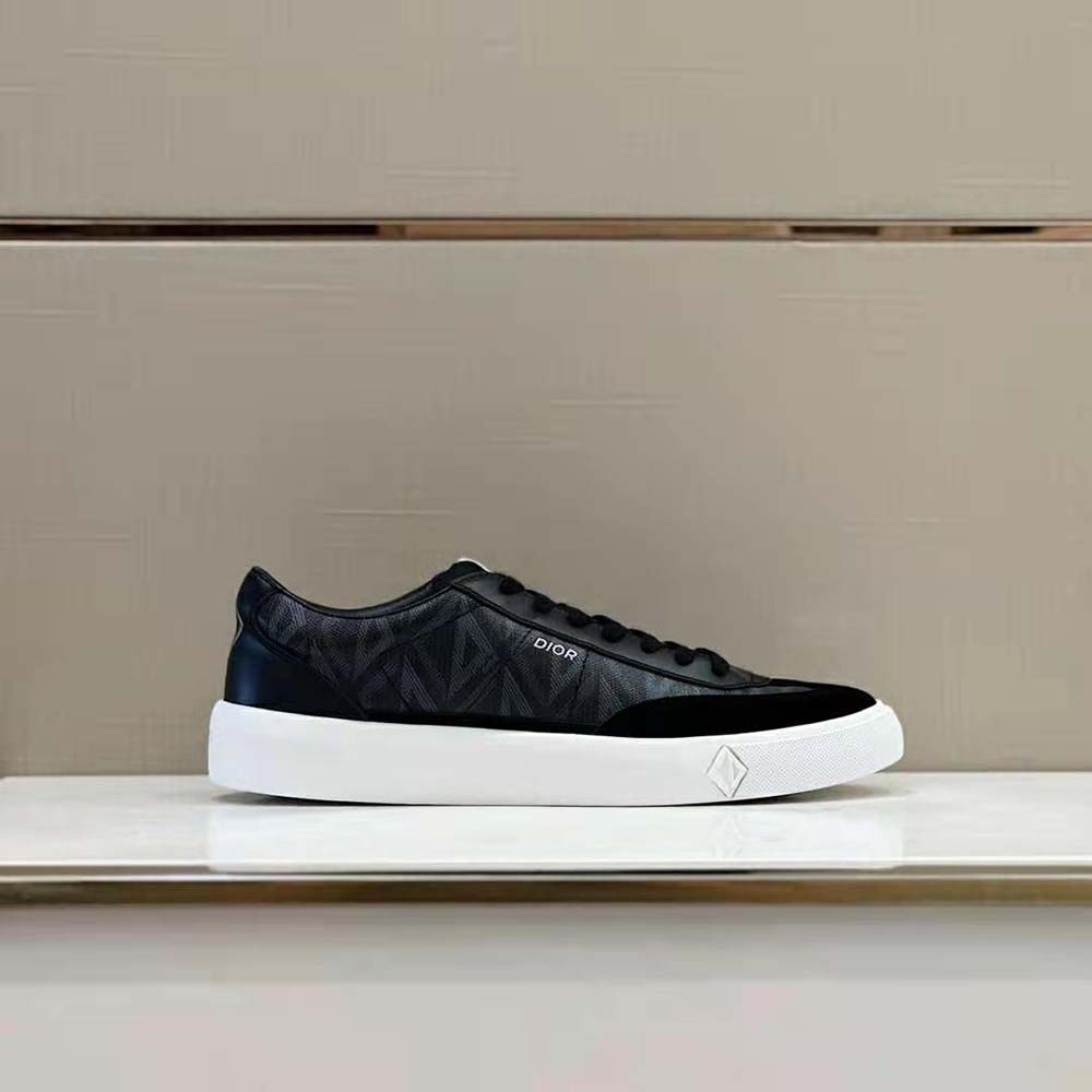 Close-up of smooth calfskin and nubuck detailing on Dior Men B101 Sneaker