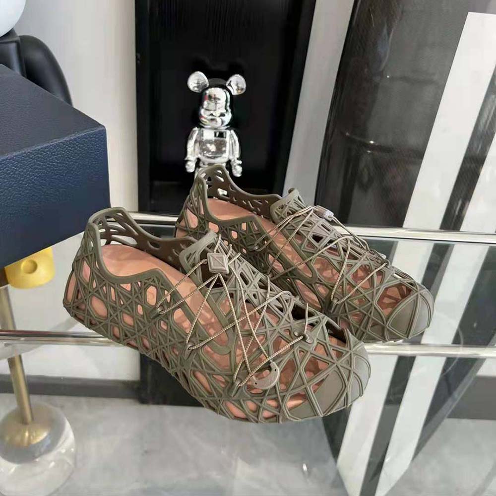 Top-down angle showing strap and sole details of Dior Men Warp Sandal Khaki Cosmo