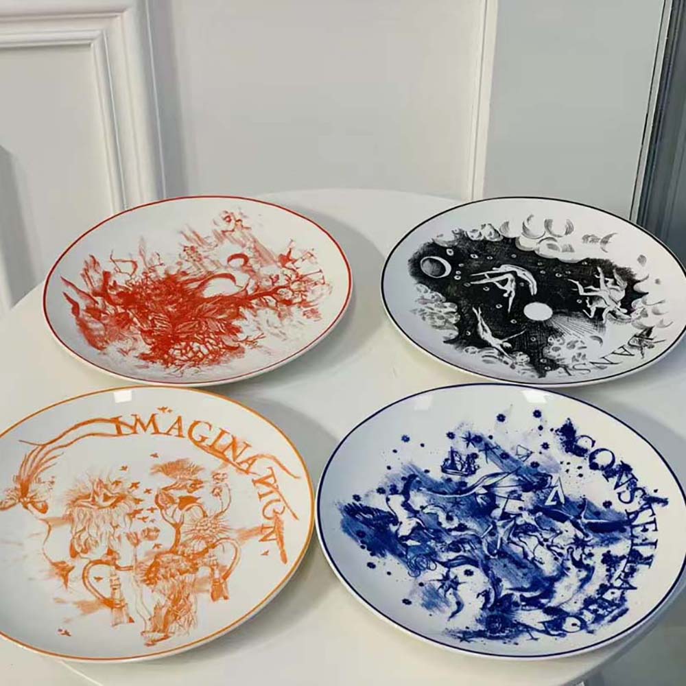 Side angle highlighting porcelain finish on Dior Unisex Dinner Plates