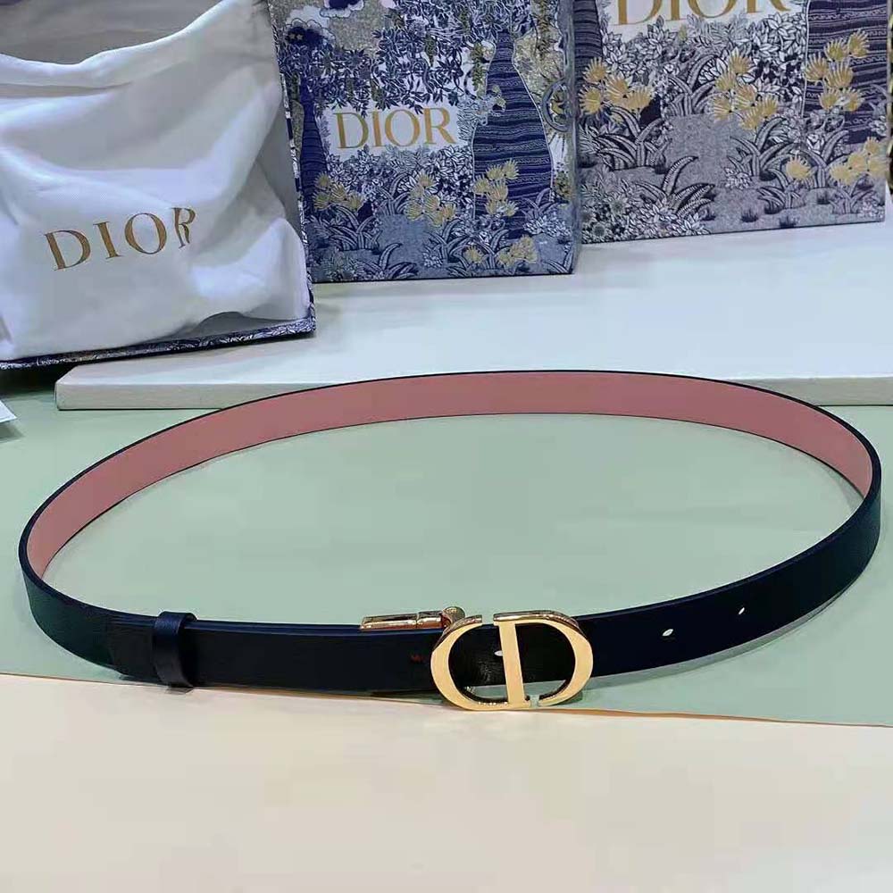 Close-up of smooth calfskin texture on Dior Women 30 Montaigne Reversible Belt
