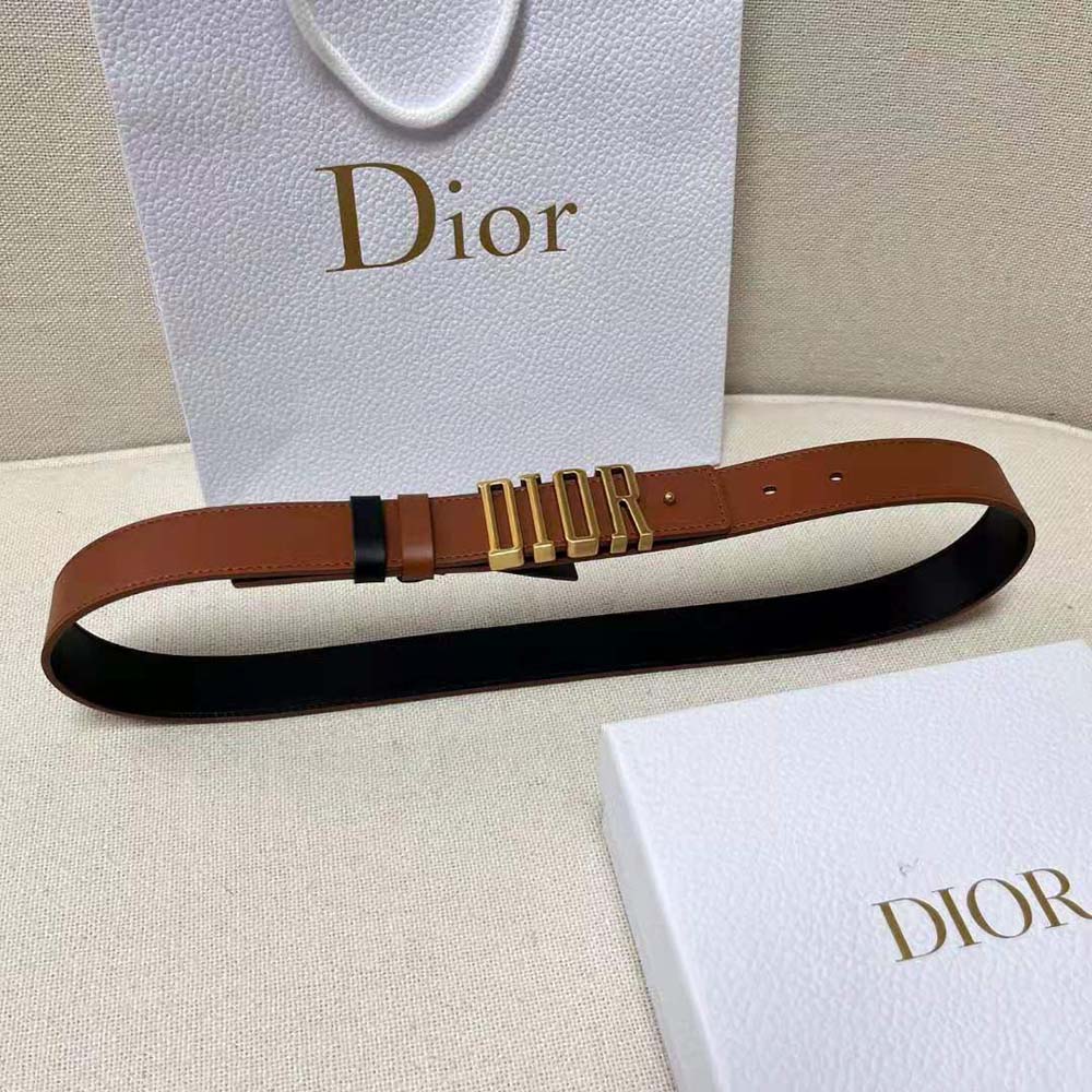 Side angle showing smooth calfskin texture on Dior reversible belt