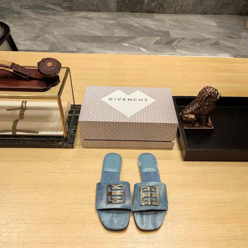 Close-up of silver 4G logo hardware on Givenchy Women 4G Mules
