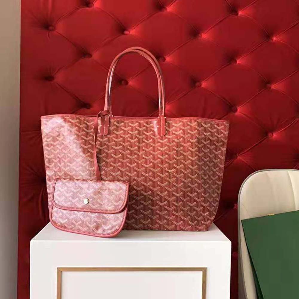 Close-up of red Chevroches calfskin and gold hardware on the Saint Louis GM bag