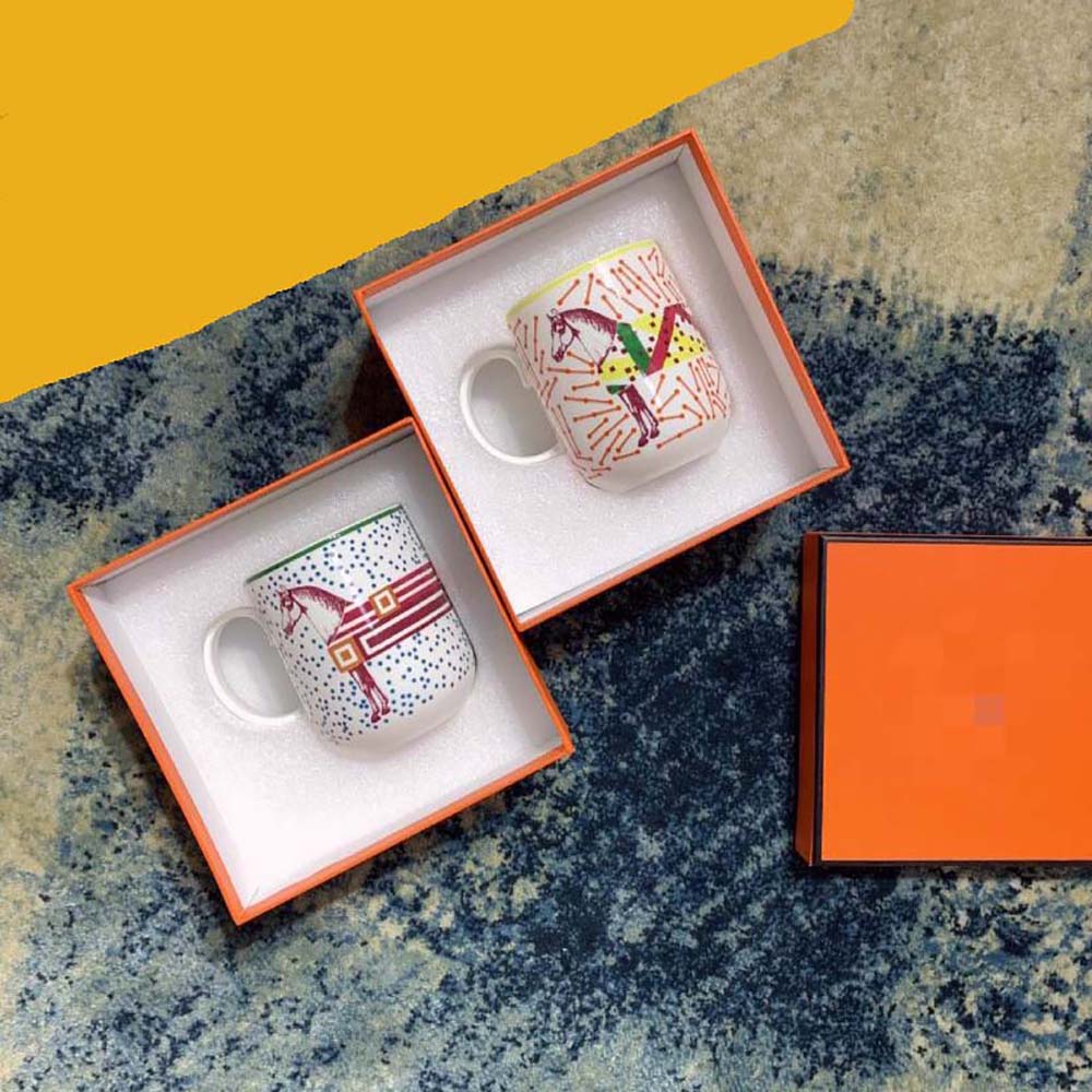 Close-up detail of Hippomobile motif on Hermes Unisex Hermes Hippomobile mugs
