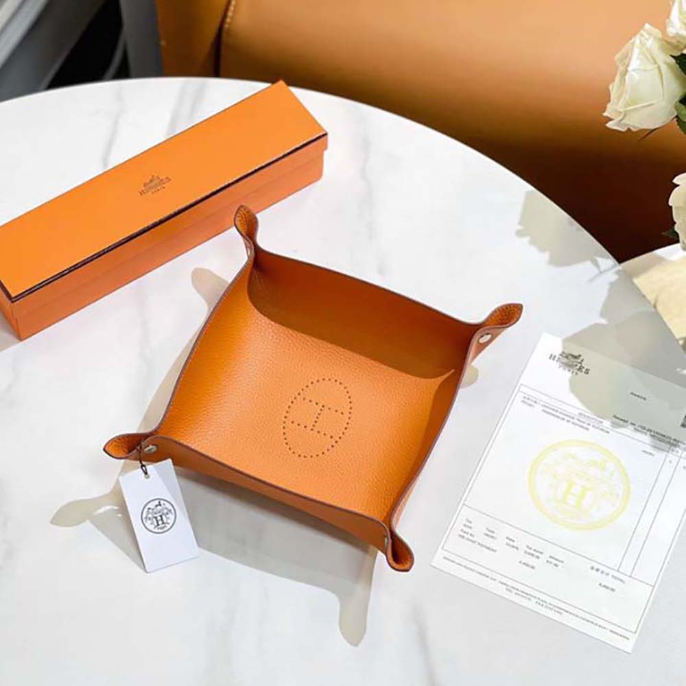 Close-up of Hermes logo detail on Unisex Mises Et Relances Desk Change Tray