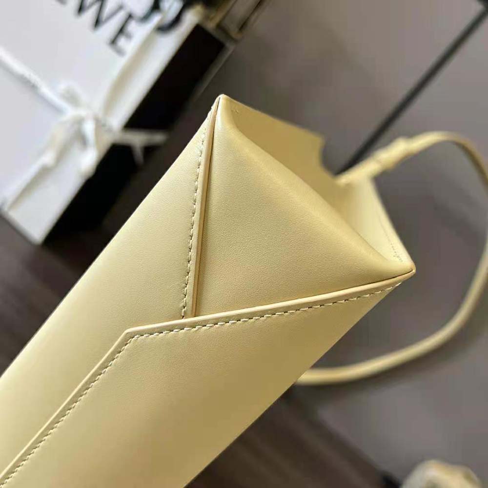Loewe Women LOEWE Standard A4 Tote in Sleek Calfskin-Gold - image 6