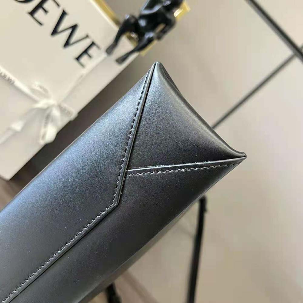 Loewe Women LOEWE Standard A4 Tote in Sleek Calfskin-Black - image 7