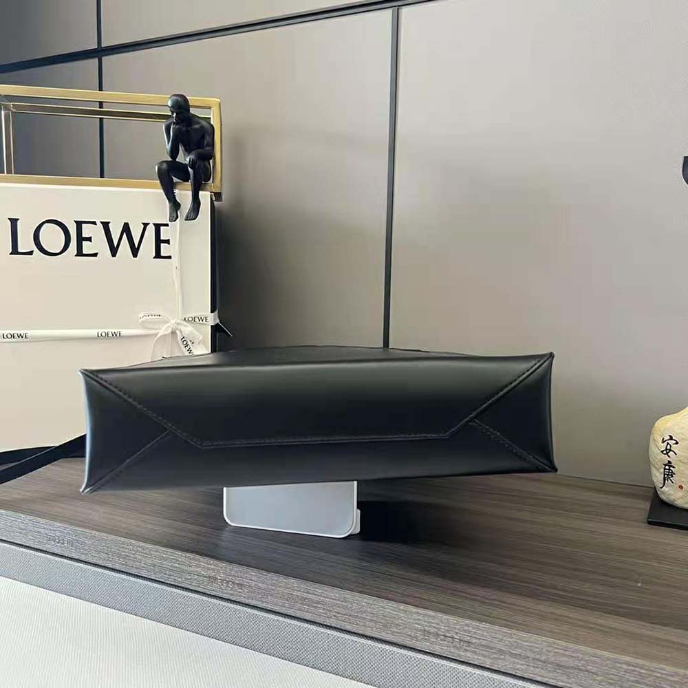Loewe Women LOEWE Standard A4 Tote in Sleek Calfskin-Black - image 6