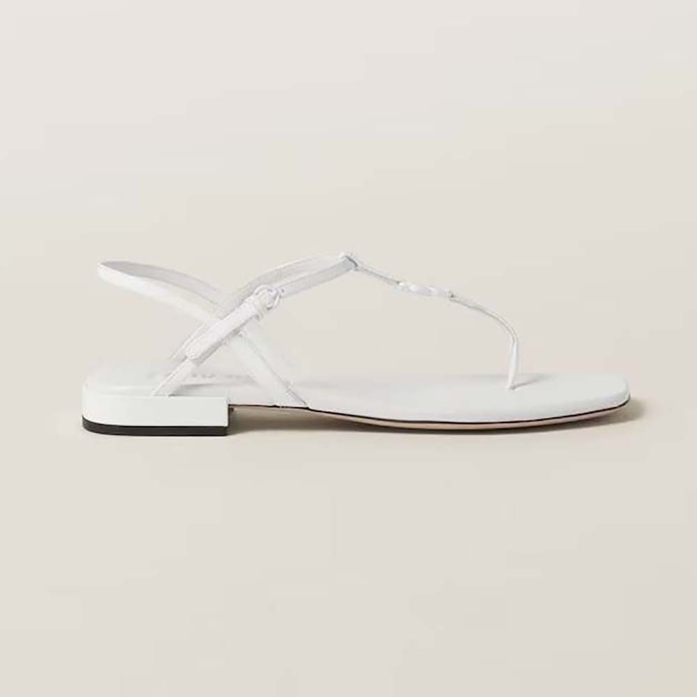 Side view of Miu Miu Women Patent Thong Sandals with Metal Lettering Logo-White