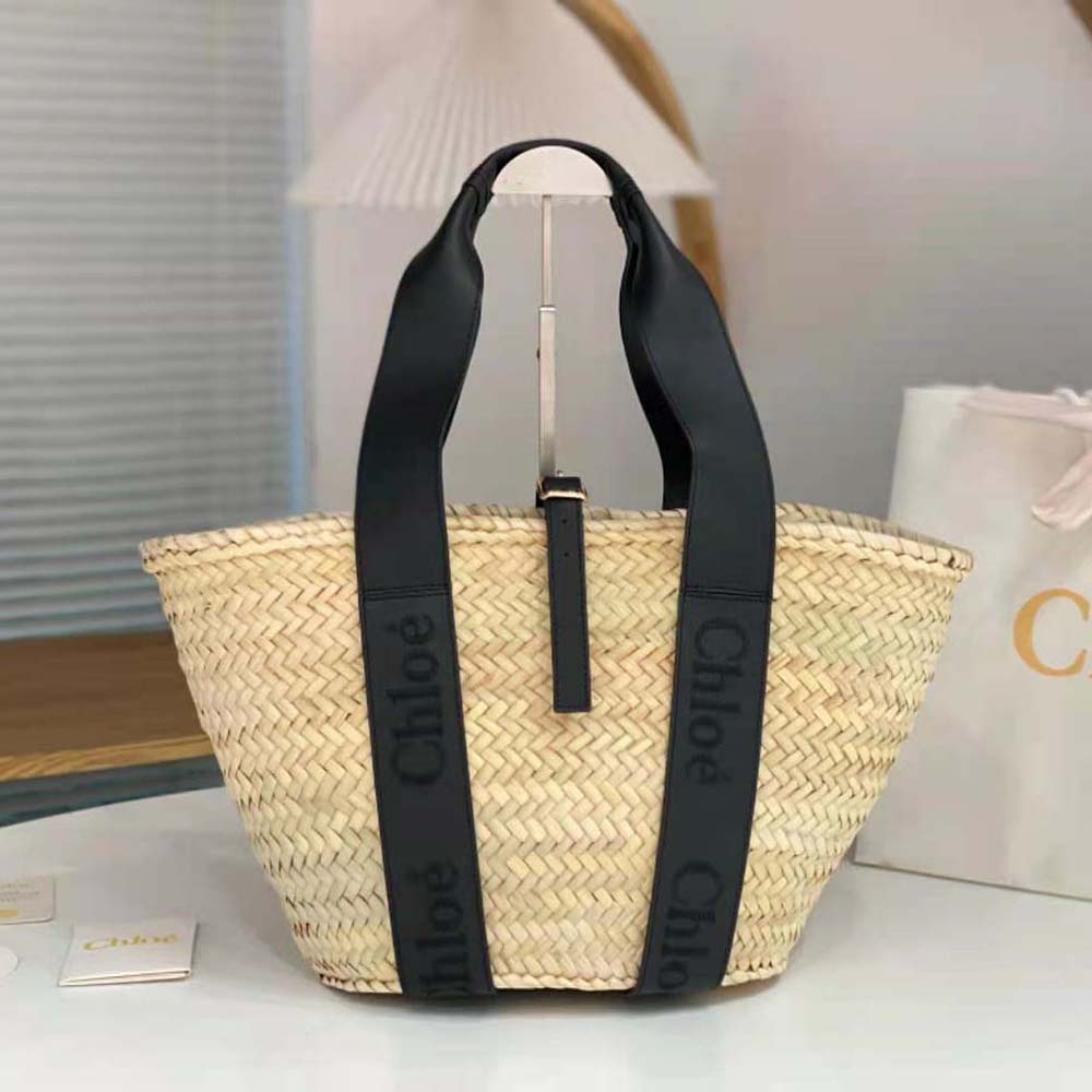 Close-up of woven detailing on Chloe Women Sense Medium Basket-Black