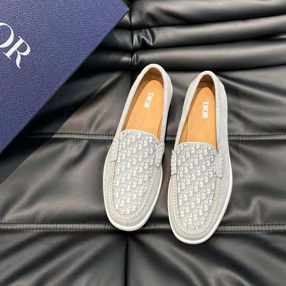 Close-up on Dior Oblique jacquard detail of Dior Men Granville Loafer