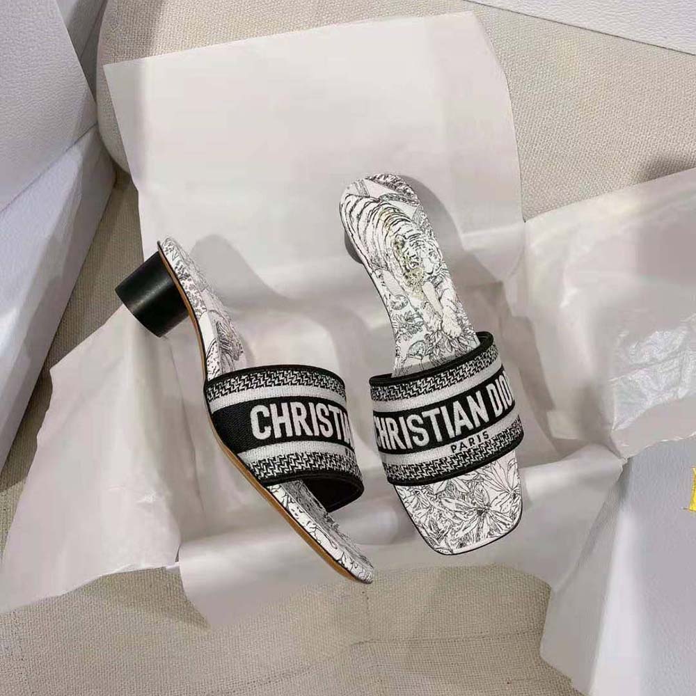 Dior Women Dway Heeled Slide White and Black Embroidered Cotton with Toile de Jouy Voyage Motif - image 4