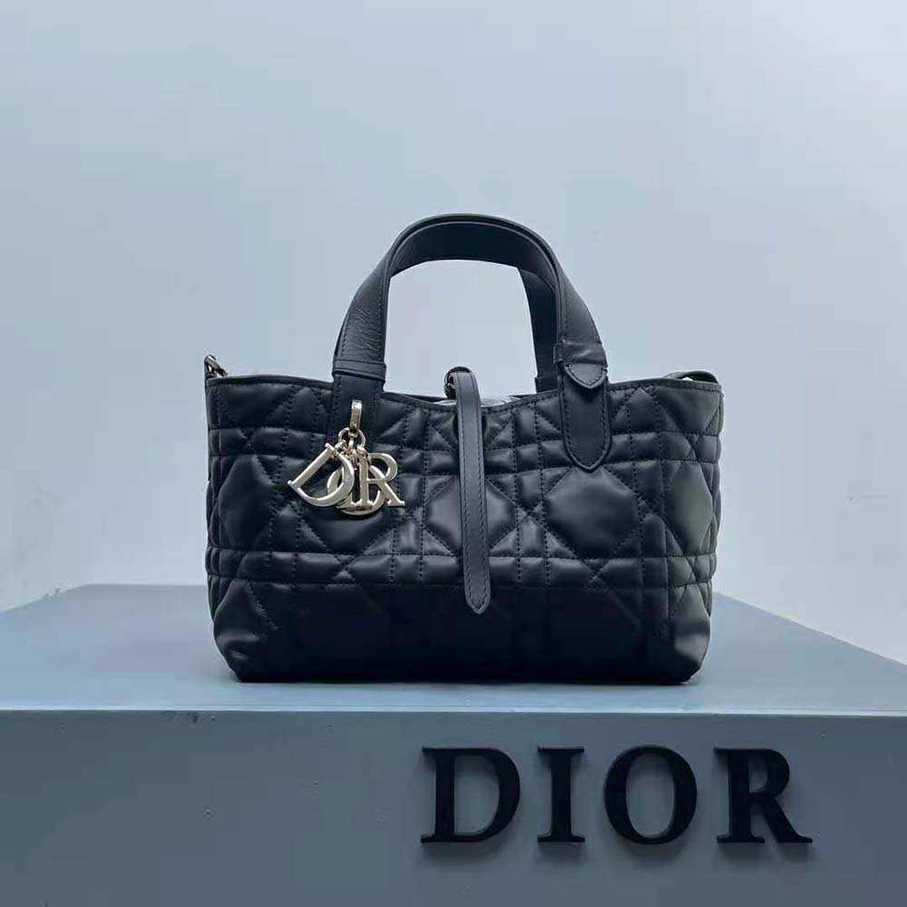 Close-up of macrocannage stitching and silver hardware on Dior Women Small Dior Toujours Bag