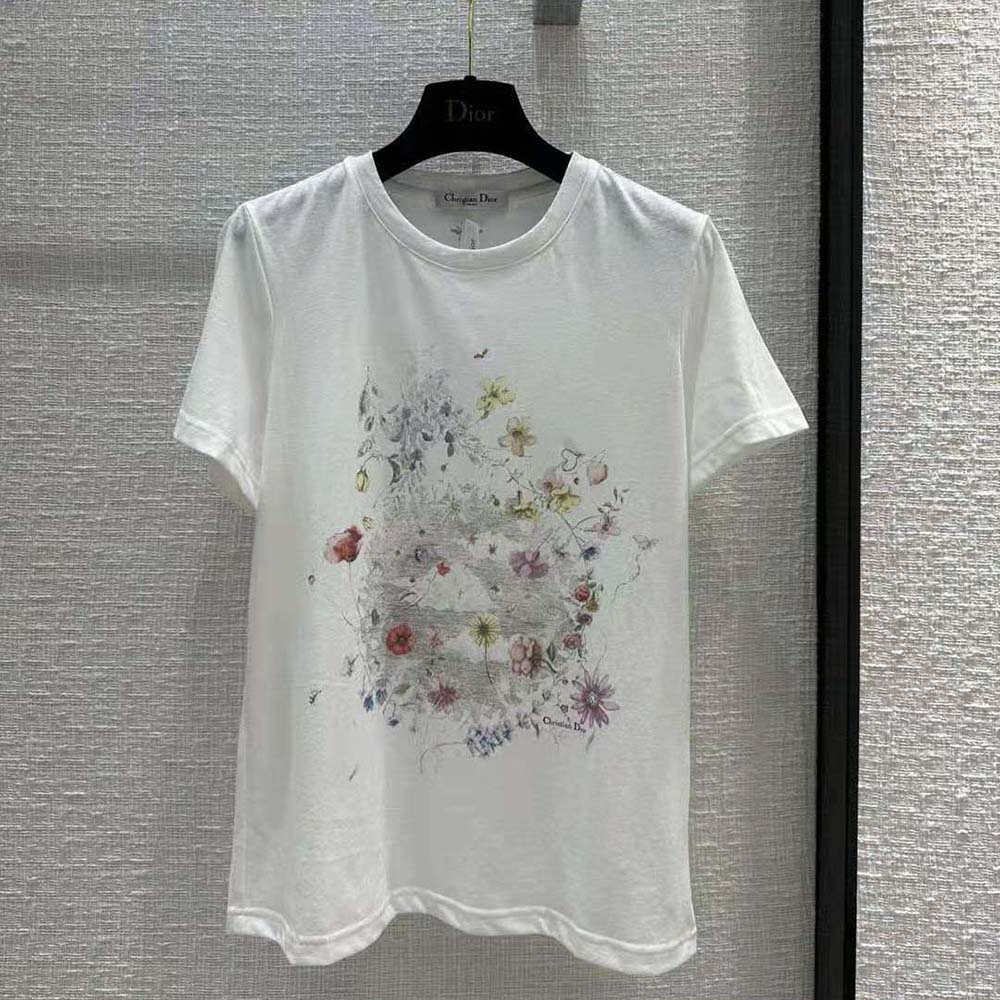 Close-up detail of red multicolor Florilegio print on Dior Women T-shirt