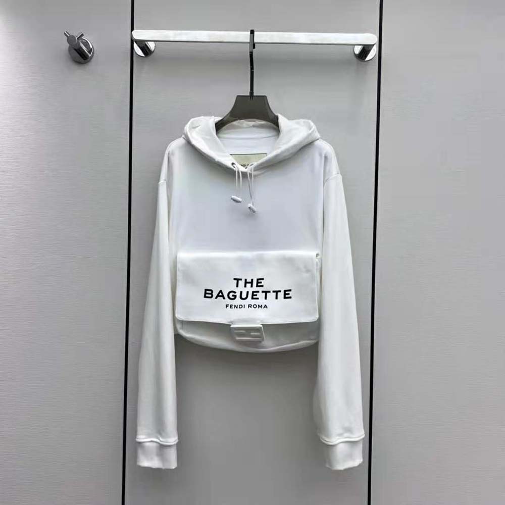 Close-up of logo detail on Fendi Women White Jersey Fendi by Marc Jacobs Sweatshirt