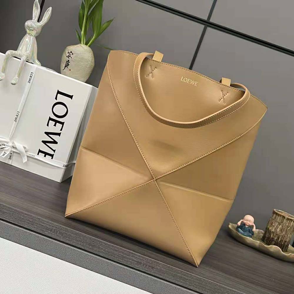 Close-up of magnetic fold-over closure on Loewe Puzzle Fold Tote