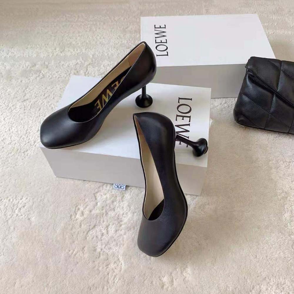 Loewe Women Toy Pump in Goatskin-Black - image 4