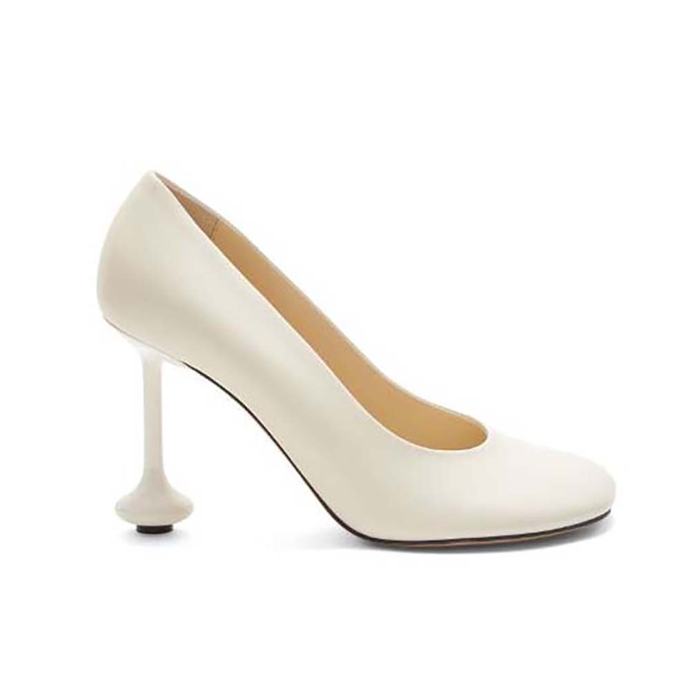 Side profile of Loewe Women Toy Pump in Goatskin-White showing silhouette