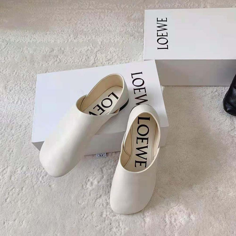 Top-down angle of Loewe Women Toy Slipper highlighting cushioned insole