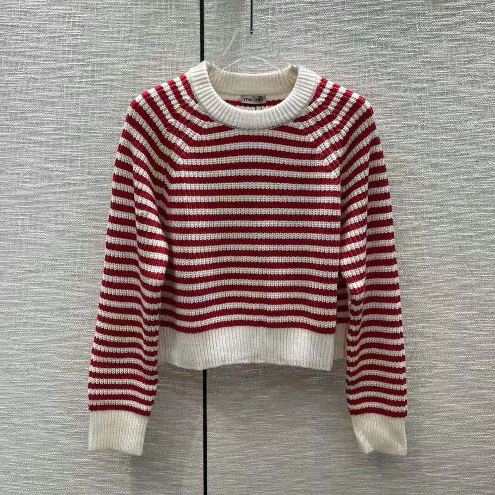 Close-up of soft cotton and cashmere knit on Miu Miu Women Sweater-Red