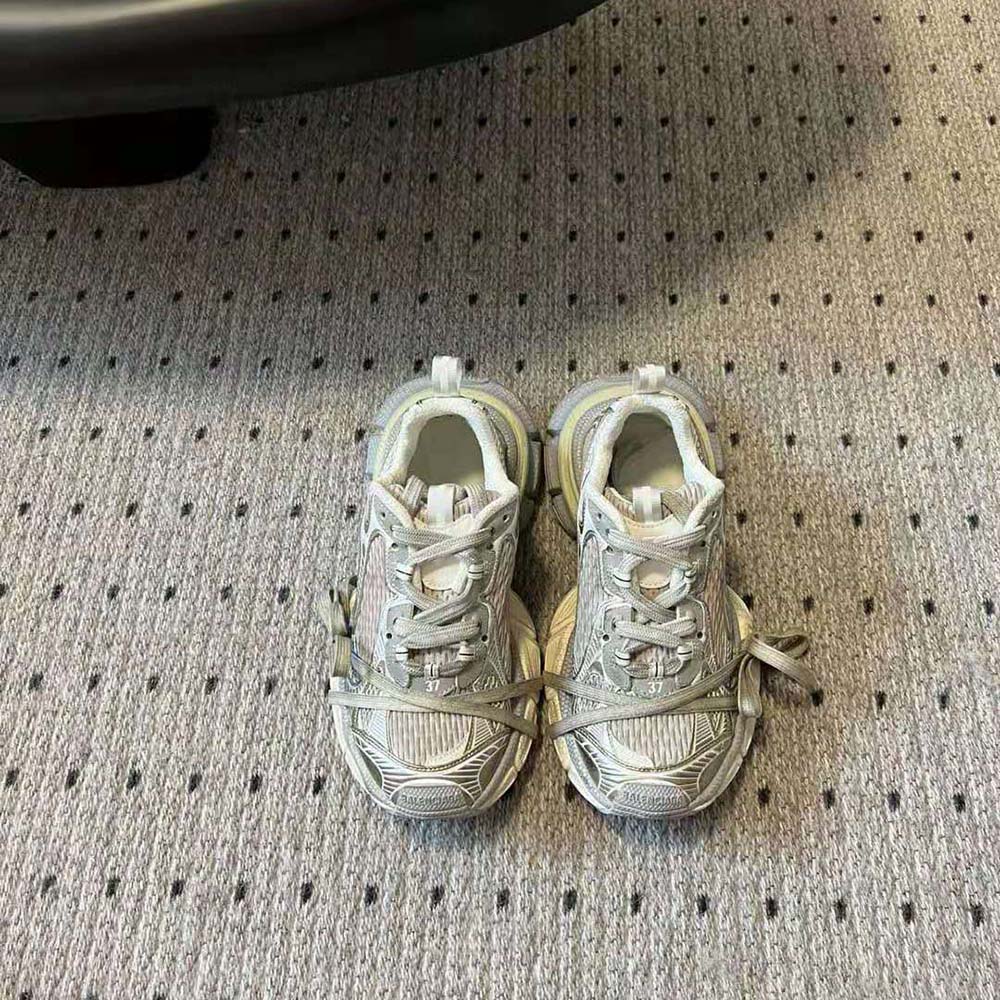 Close-up of lace-up closure on Balenciaga Unisex 3XL Sneaker