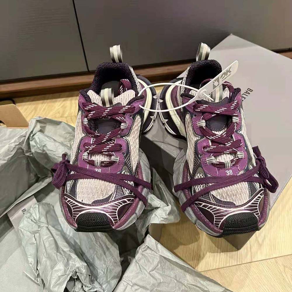 Top-down view of Balenciaga Women 3XL Sneaker showing chunky 3XL silhouette
