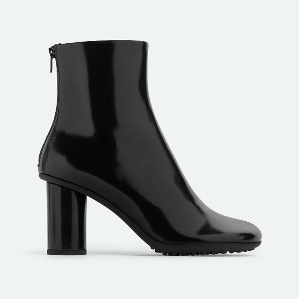 Side view of Bottega Veneta Women Atomic Ankle Boot-Black showing geometric heel