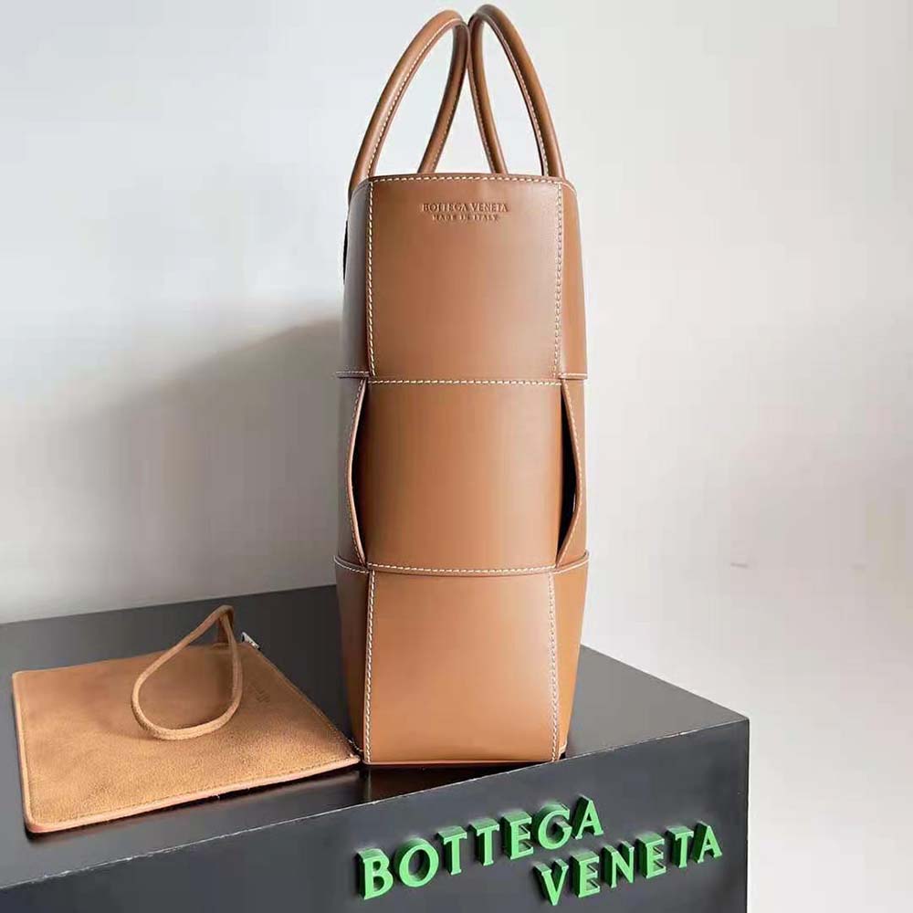 Bottega Veneta Women Medium Arco Tote Bag-Brown - image 4