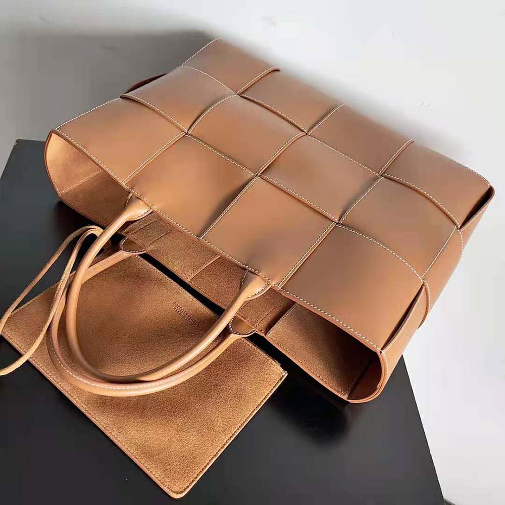 Bottega Veneta Women Medium Arco Tote Bag-Brown - image 5