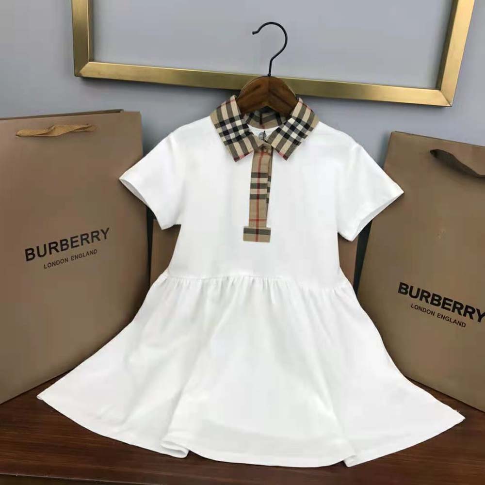 Back button closure detail on Burberry Toddler Girls’ cotton piqué dress