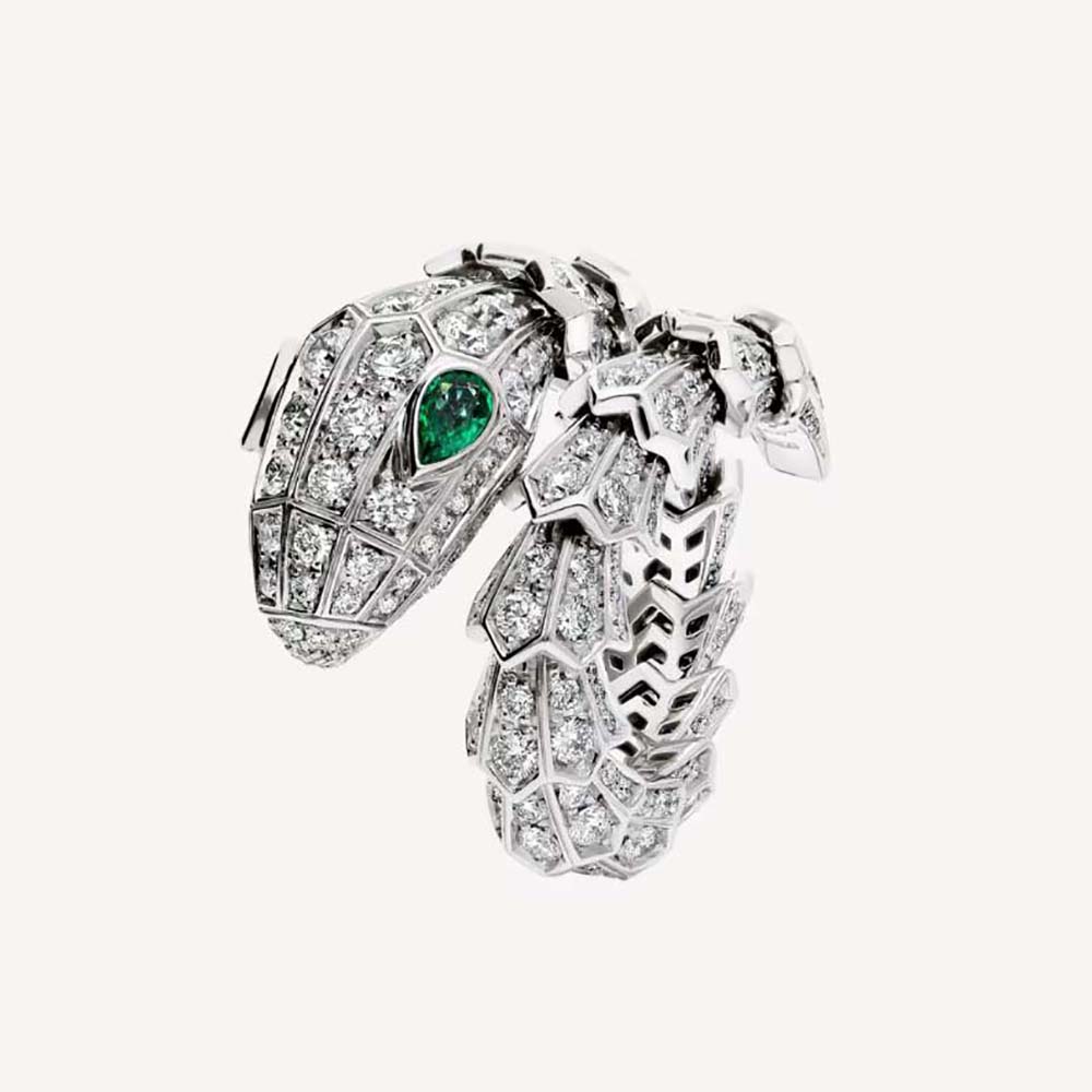 Close-up of Bvlgari Women Serpenti 18 kt White Gold Ring Set-Green detail