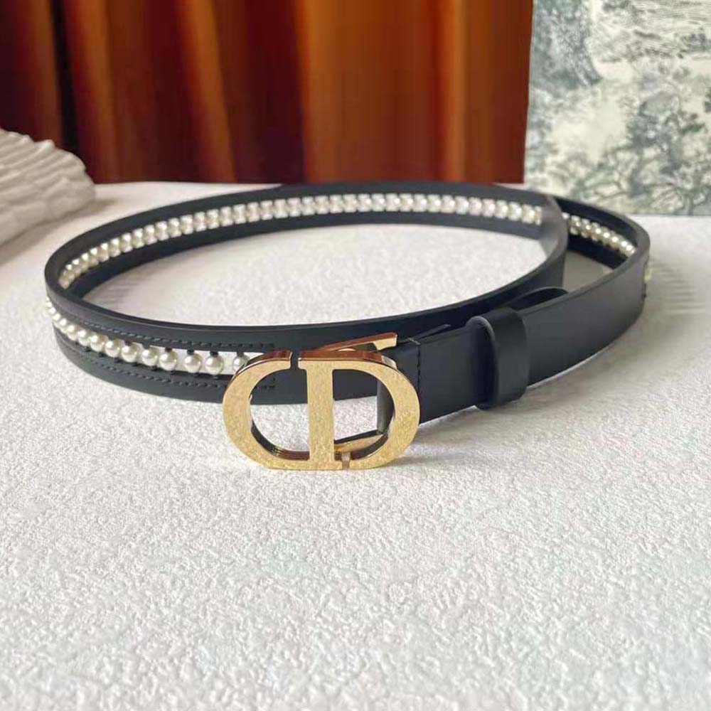 Close-up detail of white glass pearls on Dior Women 30 Montaigne Belt