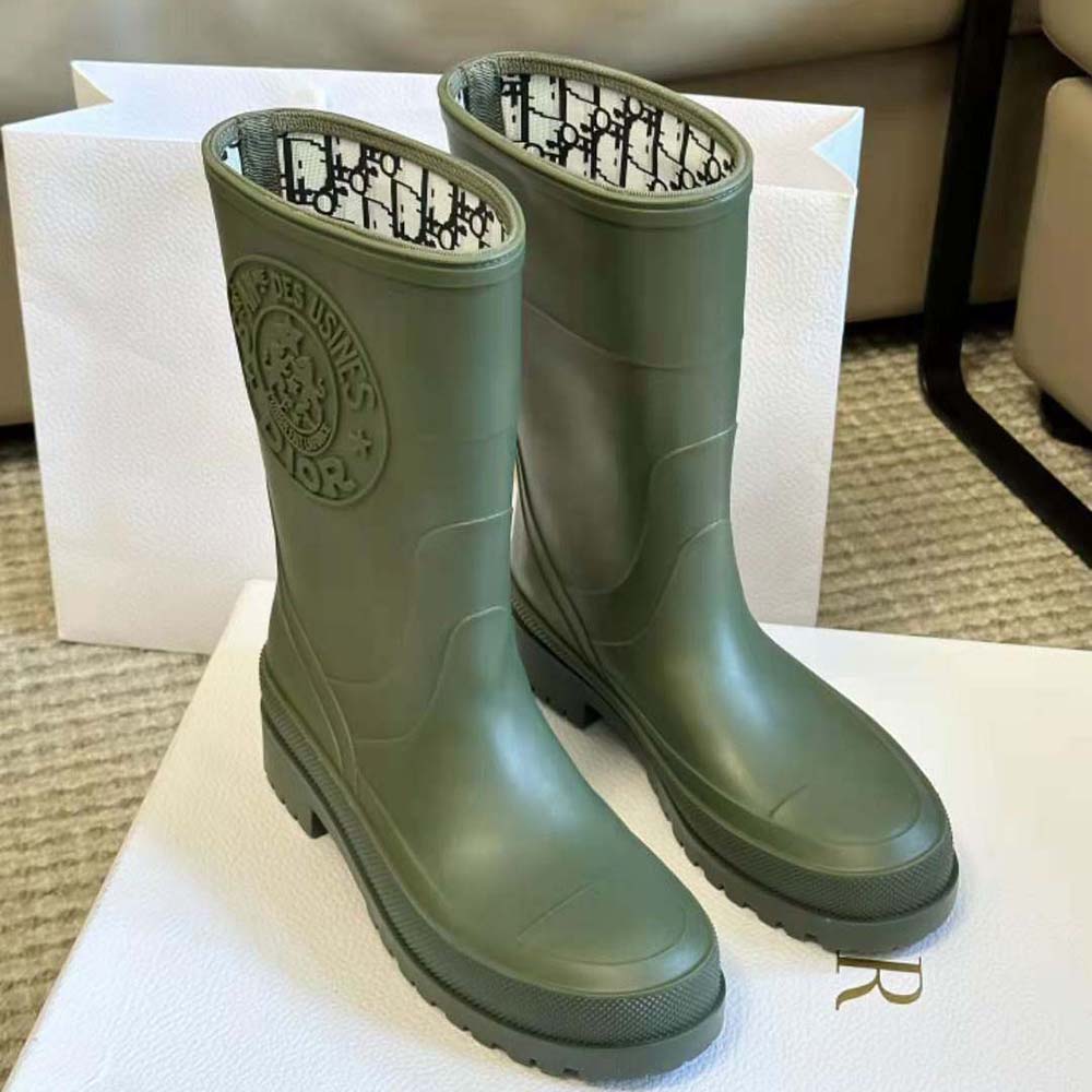 Close-up on Dior Union embossed motif on Diorunion Rain Boot